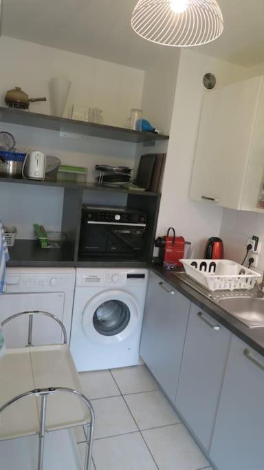 Appartement Confortable Et Au Calme Avec Terrasse Proche Du Metro - Accueil Personnel Lyon Ngoại thất bức ảnh